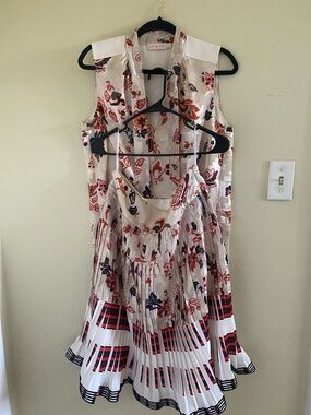 Tory Burch Set Floral Pleated Sleeveless in Cream, 10 & 8